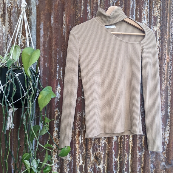 oak and fort asymmetrical cutout mockeneck - Picture 1 of 2